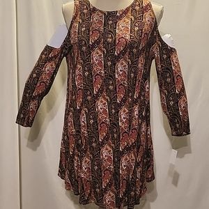 Women's / Juniors NWT Cold Shoulder Tunic Size XL